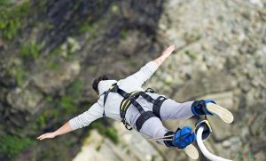Read more about the article Bungee Jumping Rehberi Yeni Başlayanlar İçin